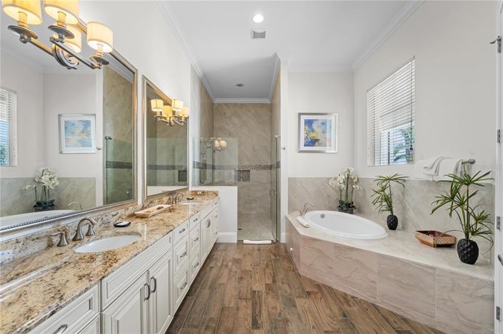 Image No.60-11 Bed Property for sale