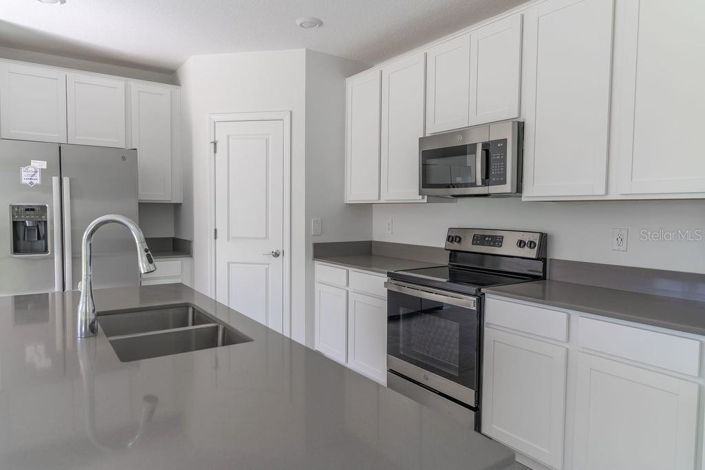 Image No.6-4 Bed Property for sale