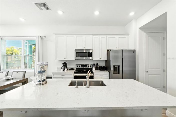 Image No.8-3 Bed Property for sale