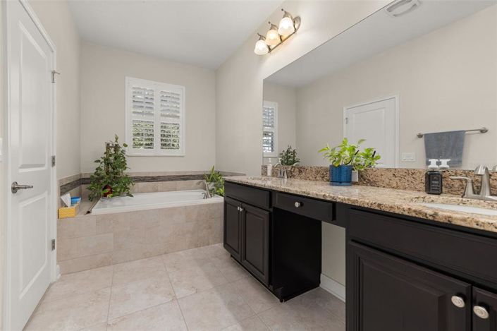 Image No.28-3 Bed Property for sale