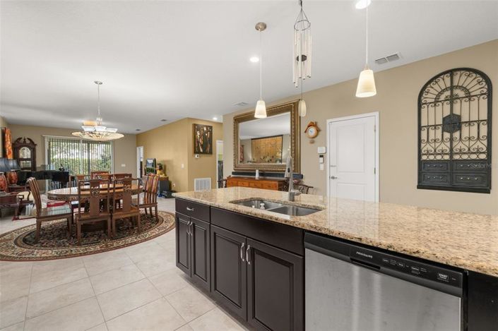 Image No.9-3 Bed Property for sale