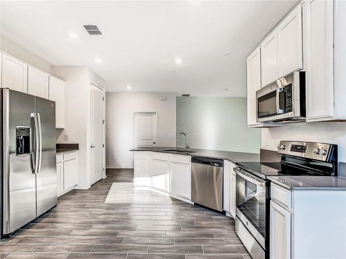 Image No.5-4 Bed Property for sale