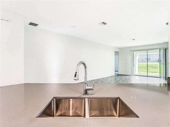 Image No.8-4 Bed Property for sale