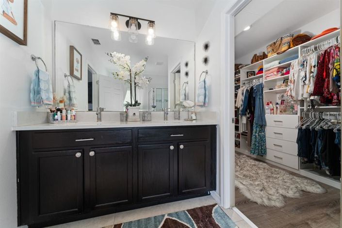 Image No.25-4 Bed Property for sale