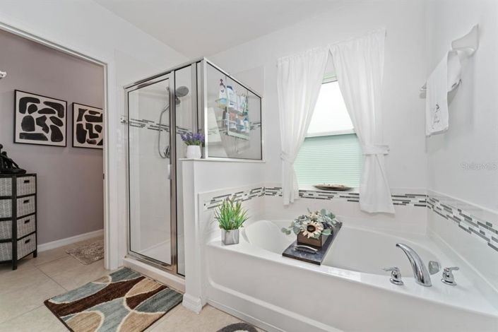 Image No.27-4 Bed Property for sale