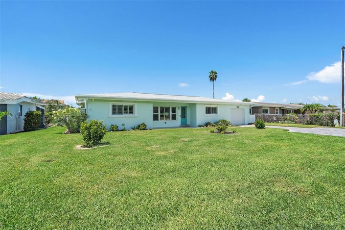 Image No.32-3 Bed Property for sale