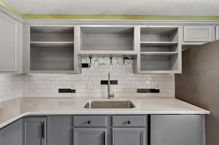 Image No.10-3 Bed Property for sale