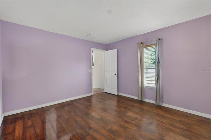 Image No.12-3 Bed Property for sale