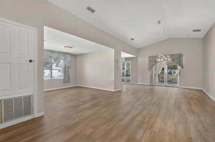 Image No.4-3 Bed Property for sale