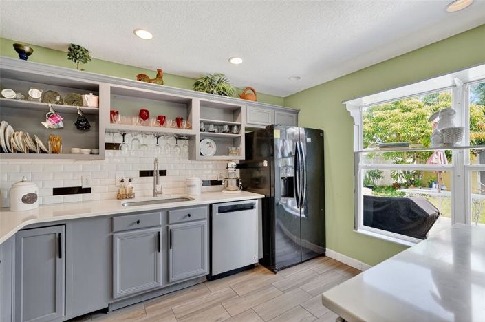 Image No.44-3 Bed Property for sale