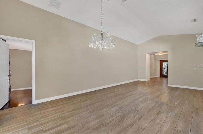 Image No.8-3 Bed Property for sale