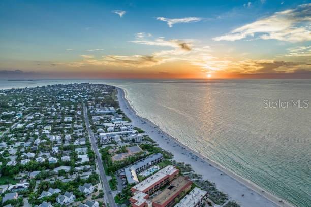 Image No.3-3 Bed Property for sale