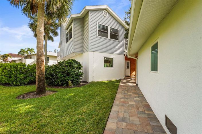 Image No.11-5 Bed Property for sale