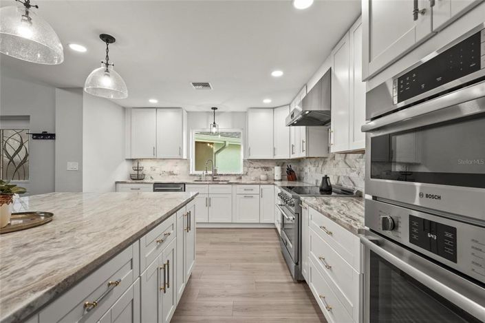 Image No.17-5 Bed Property for sale