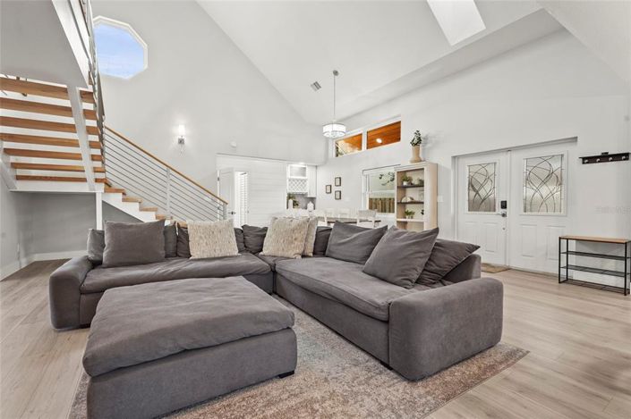 Image No.23-5 Bed Property for sale