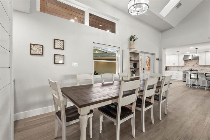 Image No.26-5 Bed Property for sale