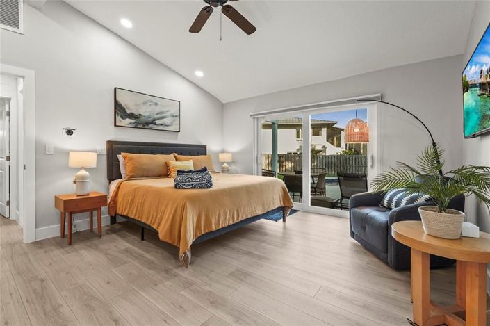 Image No.28-5 Bed Property for sale