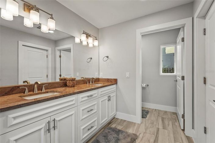 Image No.30-5 Bed Property for sale