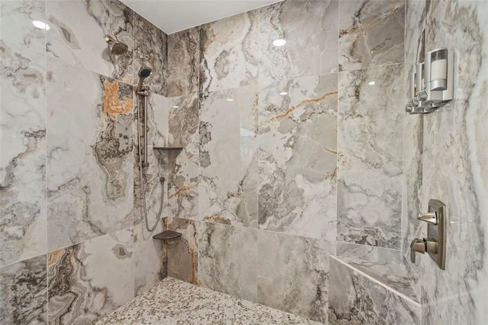 Image No.32-5 Bed Property for sale