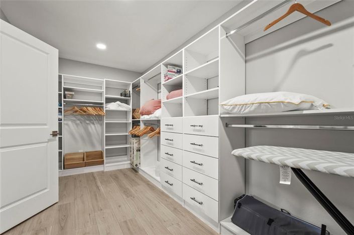 Image No.33-5 Bed Property for sale