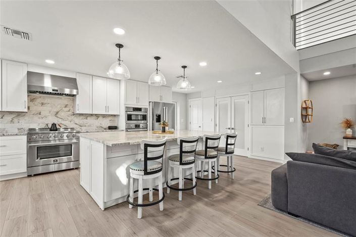 Image No.4-5 Bed Property for sale