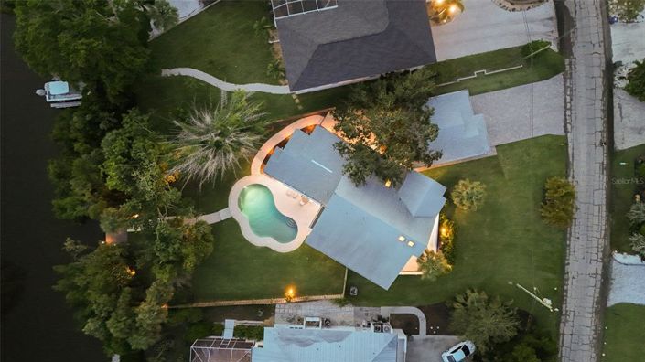 Image No.8-5 Bed Property for sale