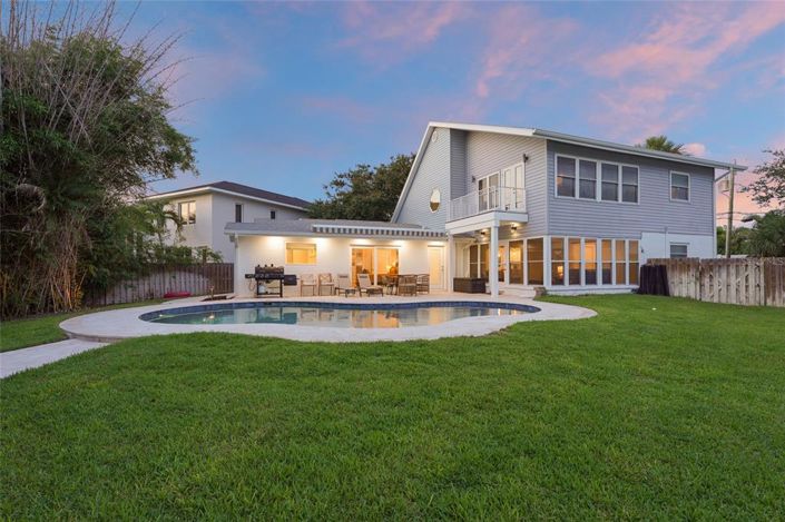 Image No.9-5 Bed Property for sale