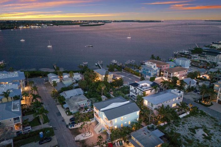 Image No.24-4 Bed Property for sale