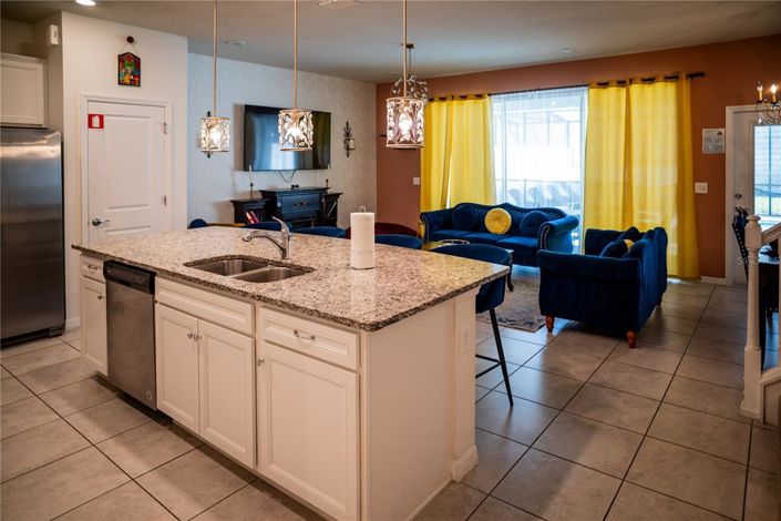 Image No.11-5 Bed Townhouse for sale