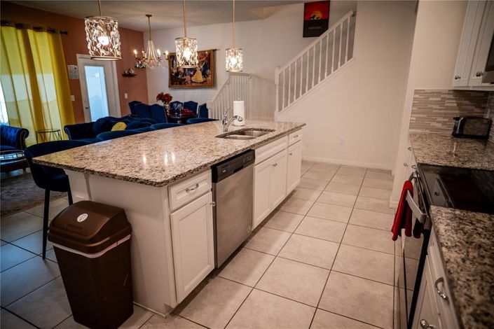 Image No.14-5 Bed Townhouse for sale