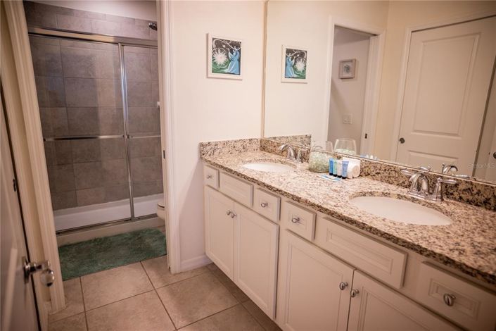 Image No.45-5 Bed Townhouse for sale