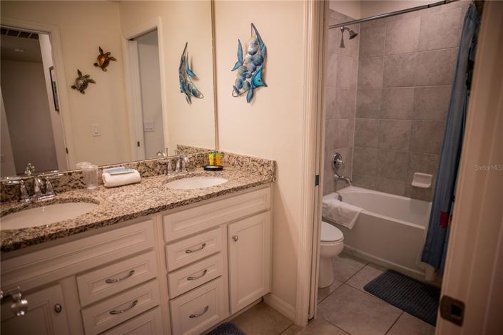 Image No.57-5 Bed Townhouse for sale