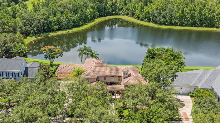 Image No.2-6 Bed Property for sale