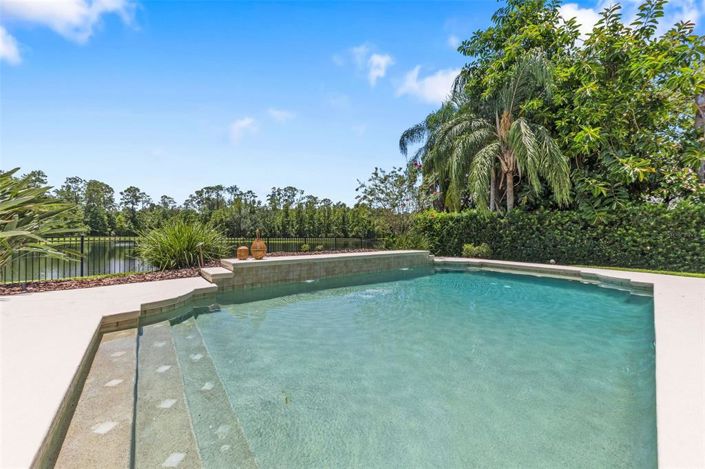 Image No.33-6 Bed Property for sale