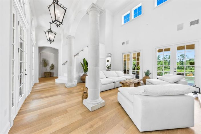 Image No.6-6 Bed Property for sale