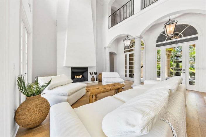 Image No.7-6 Bed Property for sale