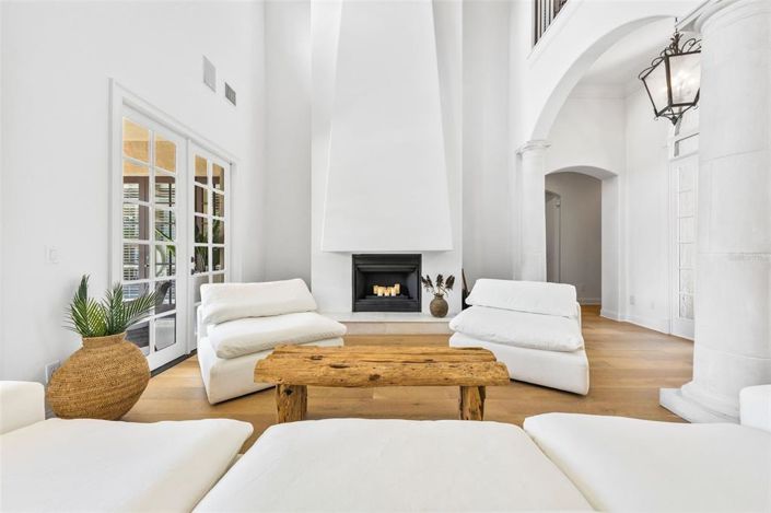 Image No.8-6 Bed Property for sale