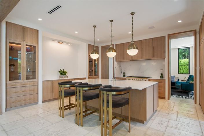 Image No.21-4 Bed Property for sale