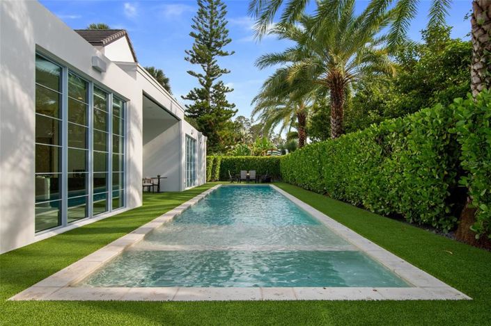 Image No.22-4 Bed Property for sale