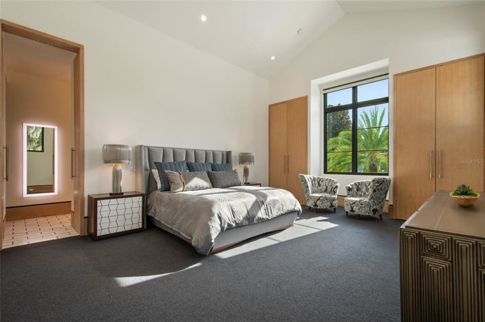 Image No.30-4 Bed Property for sale