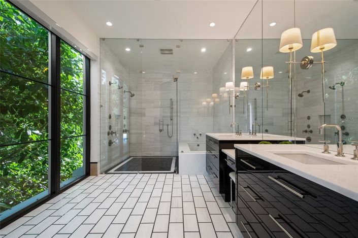 Image No.31-4 Bed Property for sale