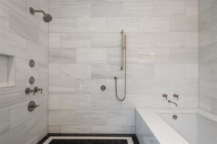 Image No.33-4 Bed Property for sale