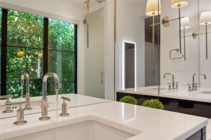 Image No.34-4 Bed Property for sale