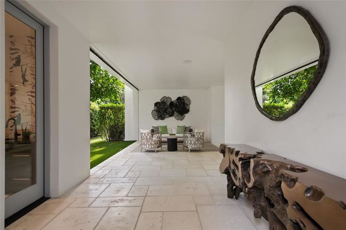 Image No.5-4 Bed Property for sale