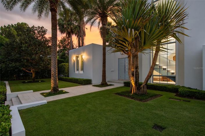 Image No.57-4 Bed Property for sale