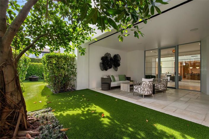 Image No.7-4 Bed Property for sale