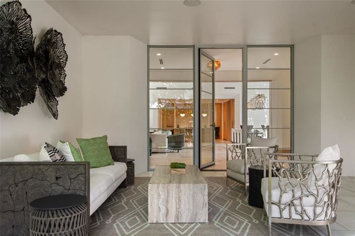 Image No.8-4 Bed Property for sale