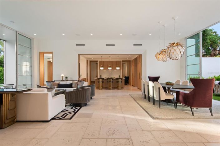 Image No.9-4 Bed Property for sale