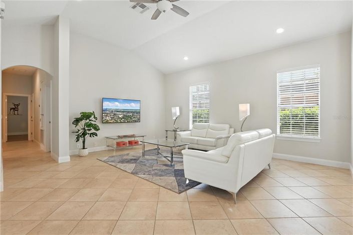 Image No.14-4 Bed Property for sale