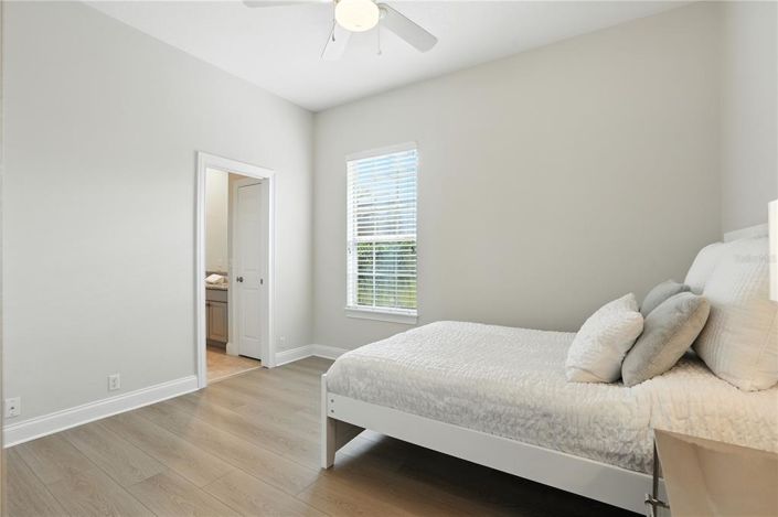 Image No.29-4 Bed Property for sale